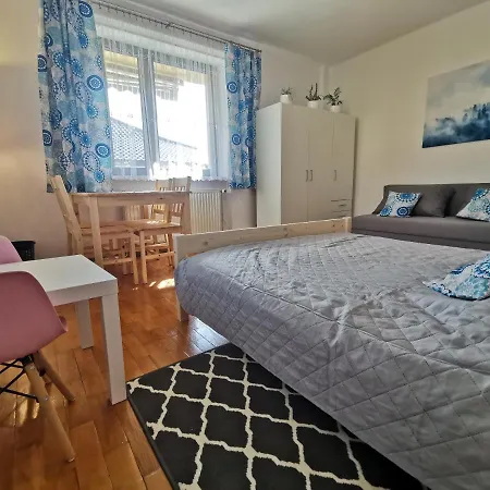 Pokoj W Bystrej Apartment *